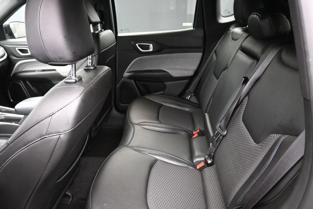Used 2024 Gray Jeep Latitude image 13
