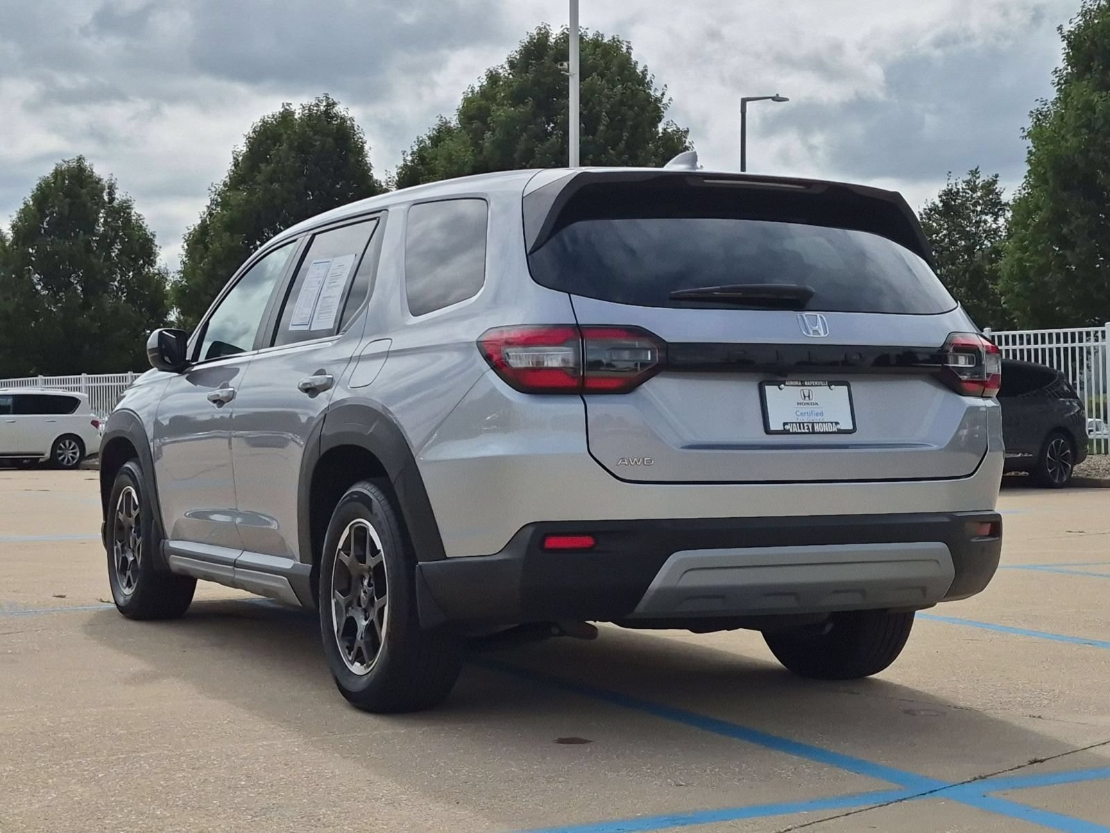 2025 Honda Pilot EX-L+ - Photo 8