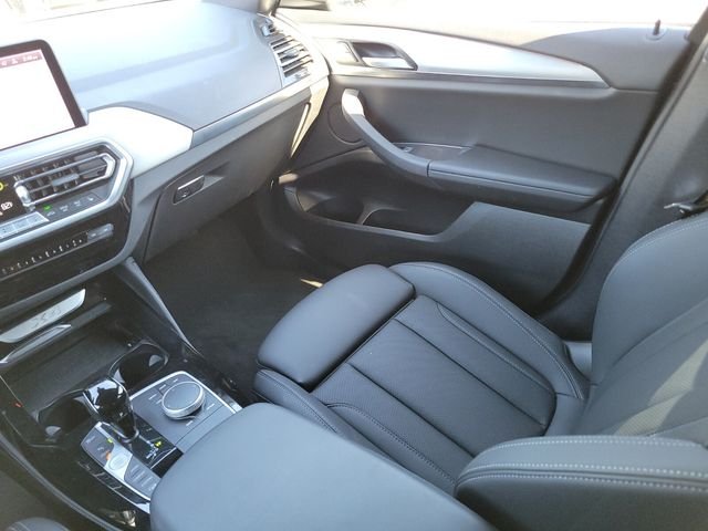 Used 2025 Gray BMW xDrive30i image 16