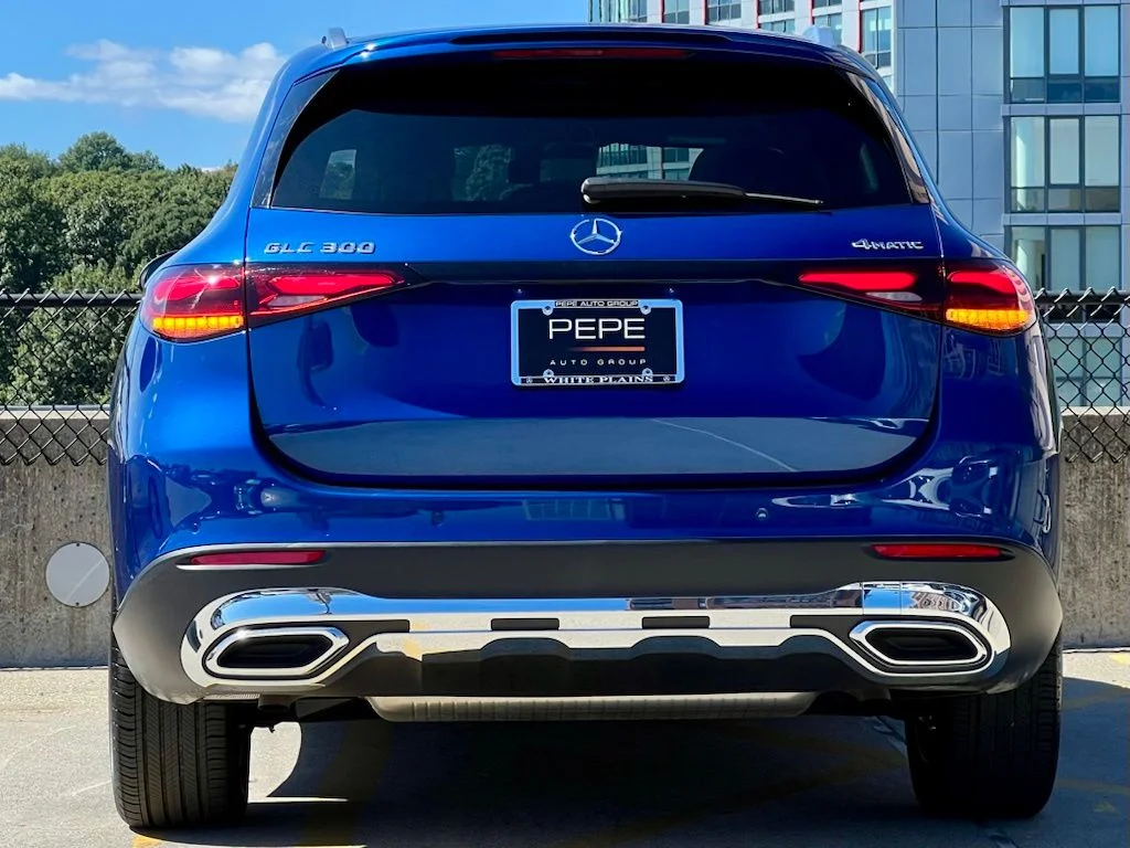 Certified Used 2026  Mercedes-Benz GLC 300 image 6
