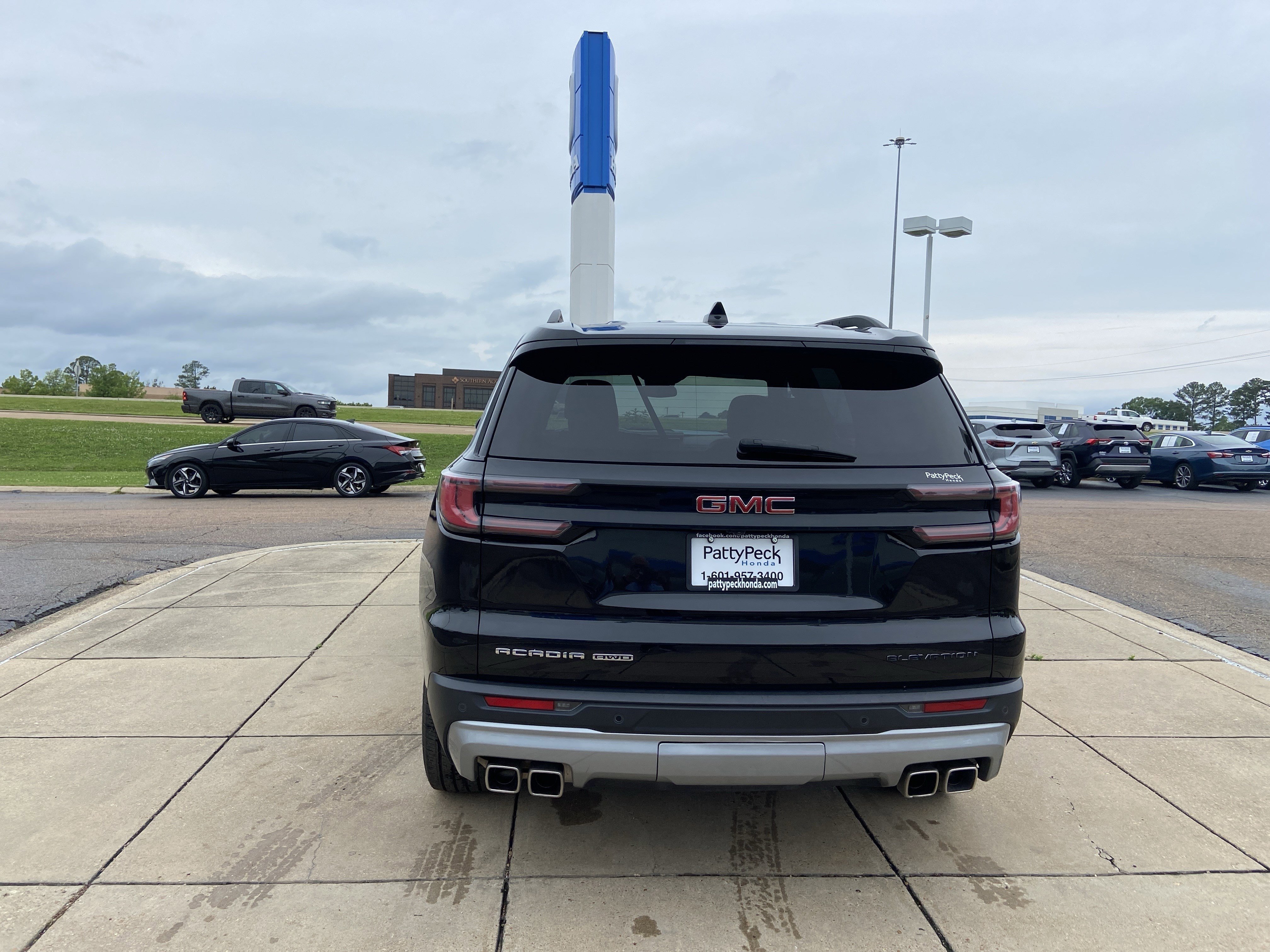 2024 GMC Acadia Elevation - Photo 8