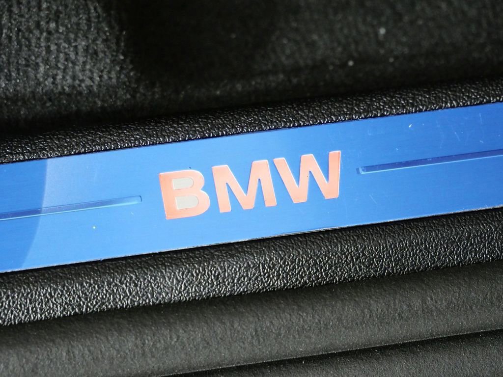 Used 2026 Skyscraper Grey Metallic BMW xDrive40i image 24