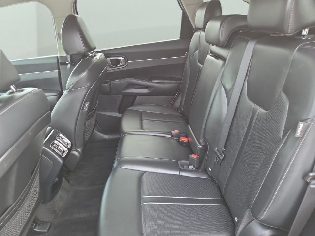 Used 2024 White Pearl Kia S image 33