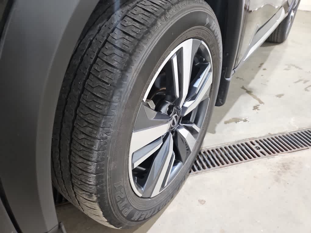 Used 2023 Super Black Nissan Platinum image 10