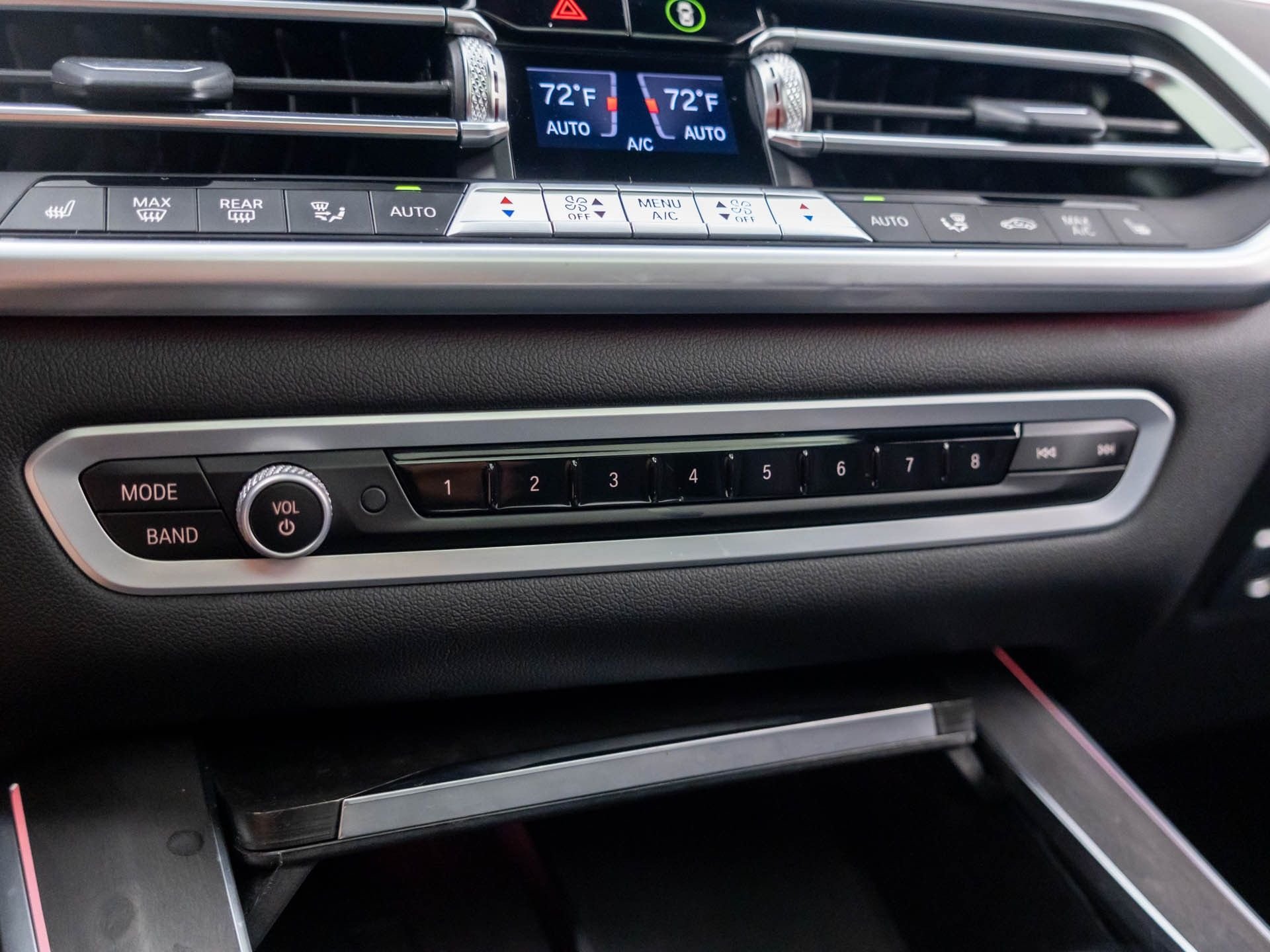 Used 2022 Green BMW xDrive40i image 29