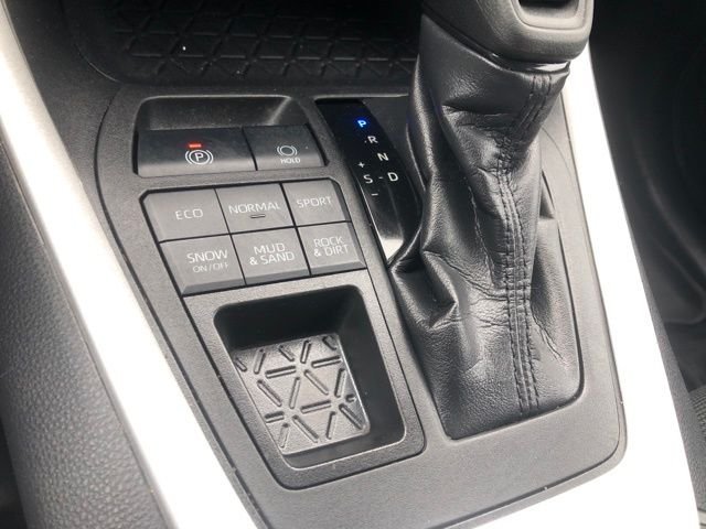 Used 2022 Gray Toyota LE image 33