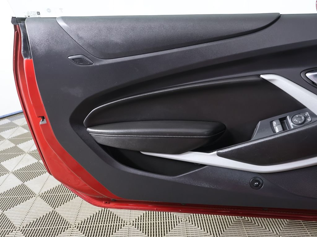 2023 Chevrolet Camaro LT1 - Photo 18