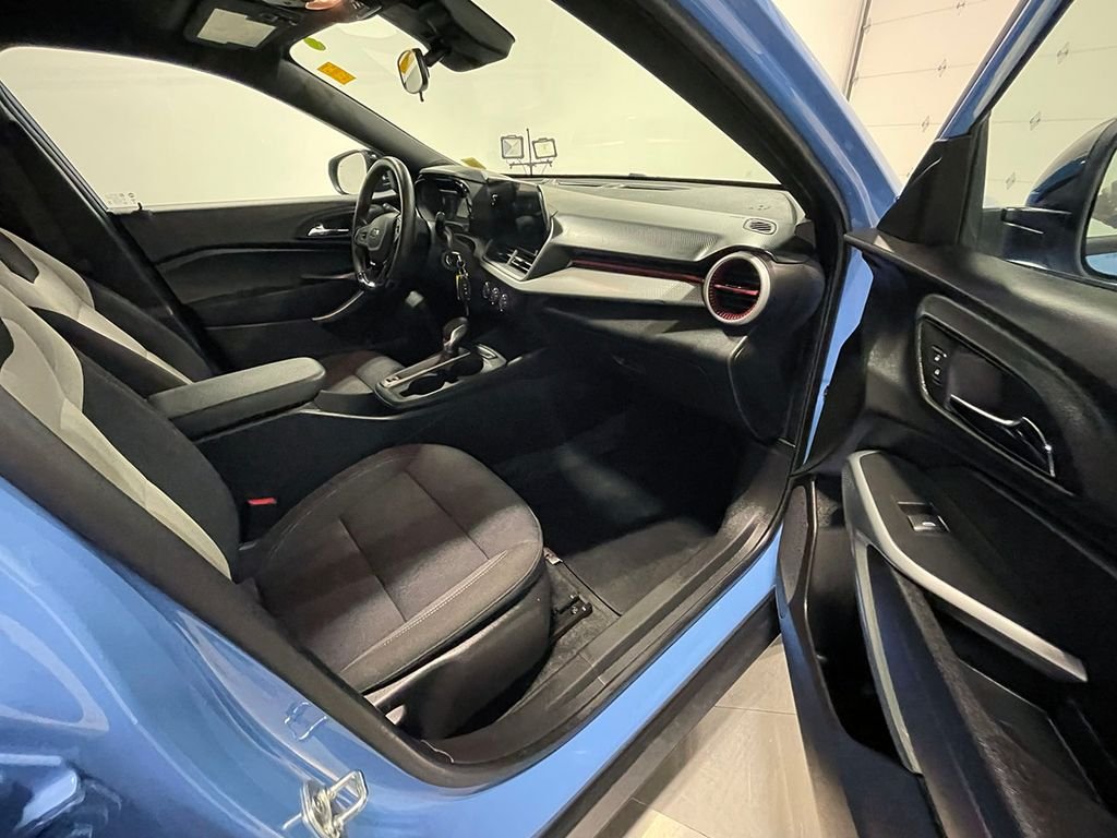 Used 2024 Blue Chevrolet 1RS image 22