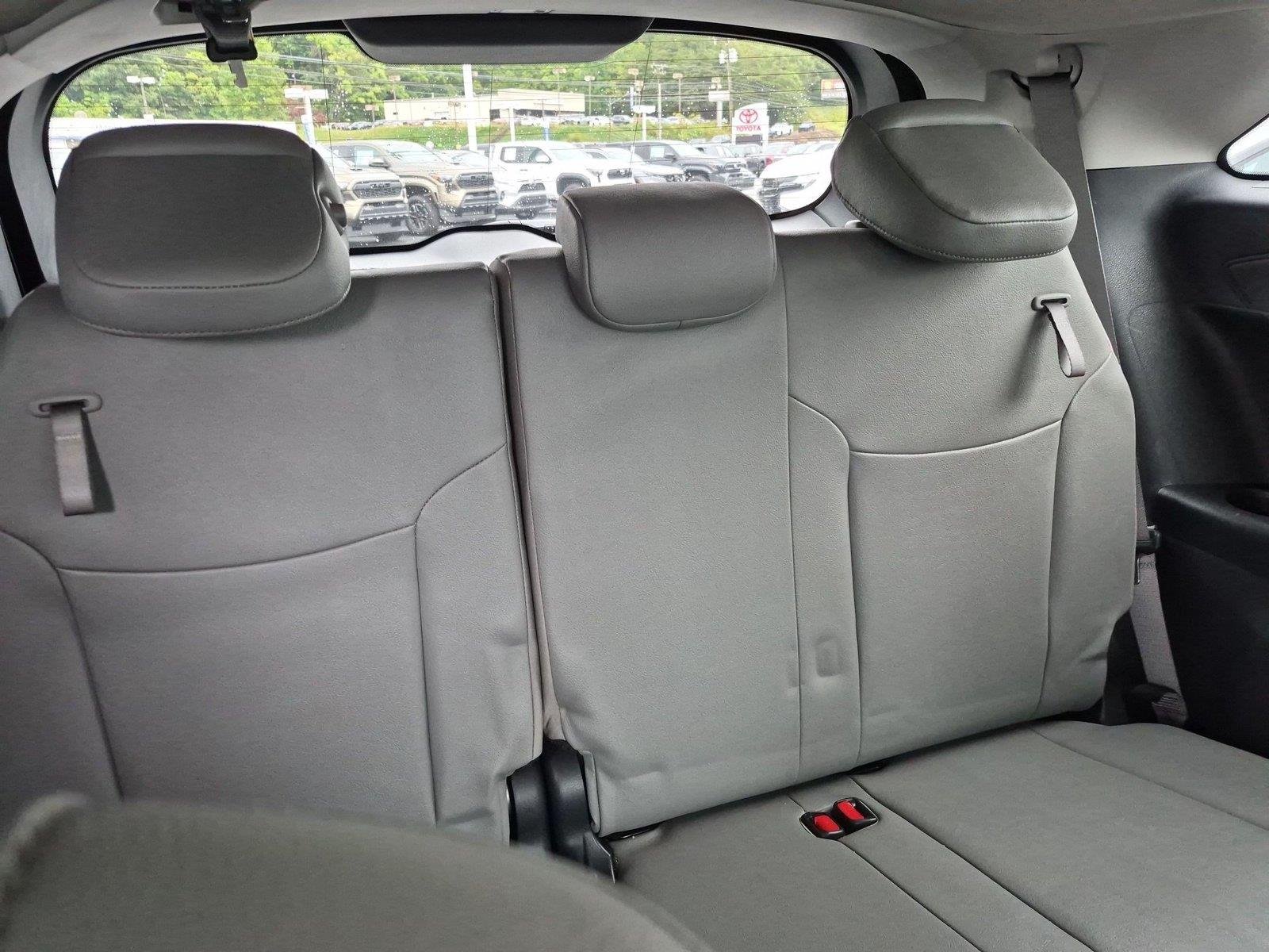 Used 2025 Wind Chill Pearl Toyota XLE image 34