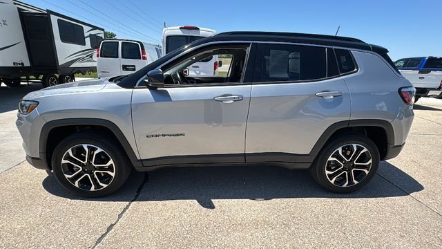 Certified Used 2022 Silver Jeep Limited image 7