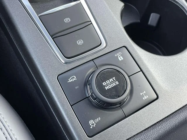 New 2025 Oxford White Ford Badlands® image 10