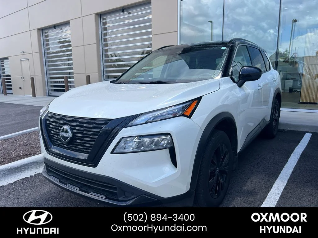 Used 2023 Pearl White Tricoat/Super Black Nissan SV image 3
