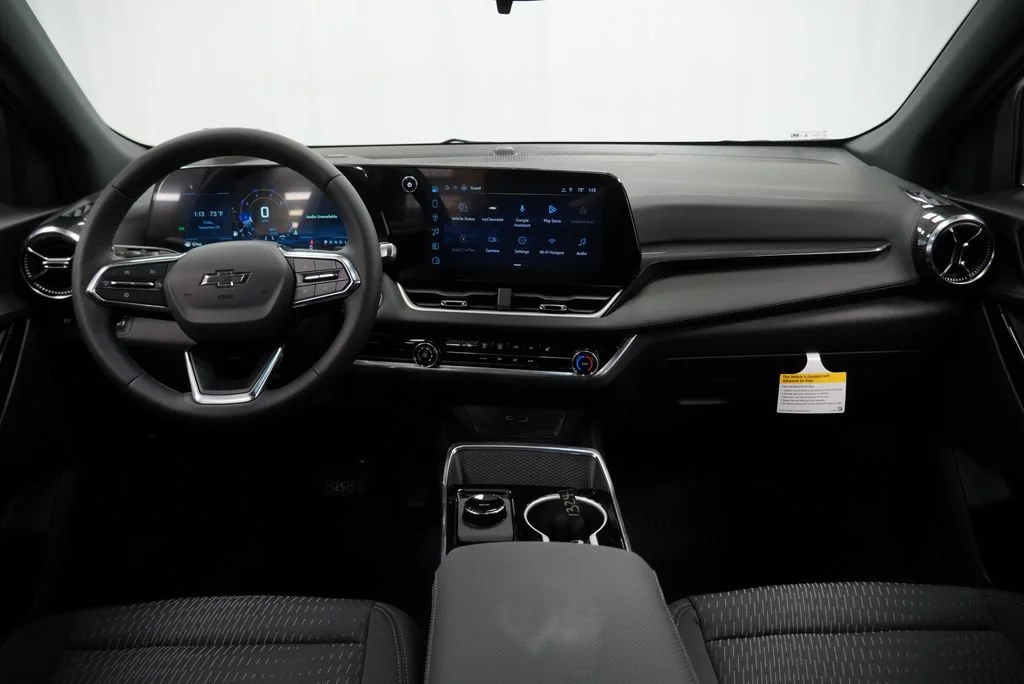 2027 Chevrolet Equinox LT - Photo 8