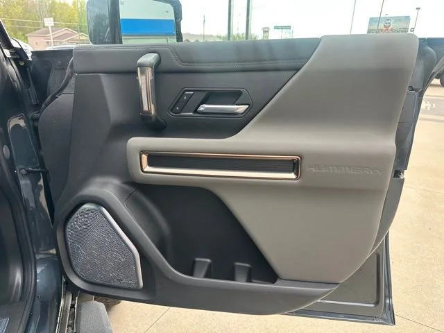 2025 GMC HUMMER EV 2X - Photo 10