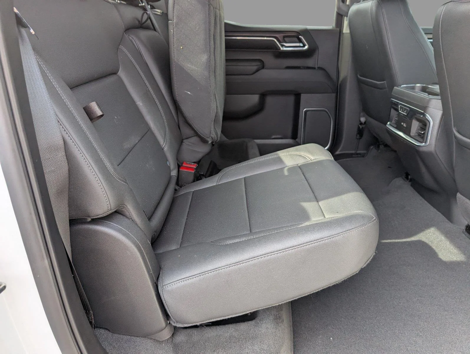 Used 2023 SUMMIT WHITE GMC SLT image 39
