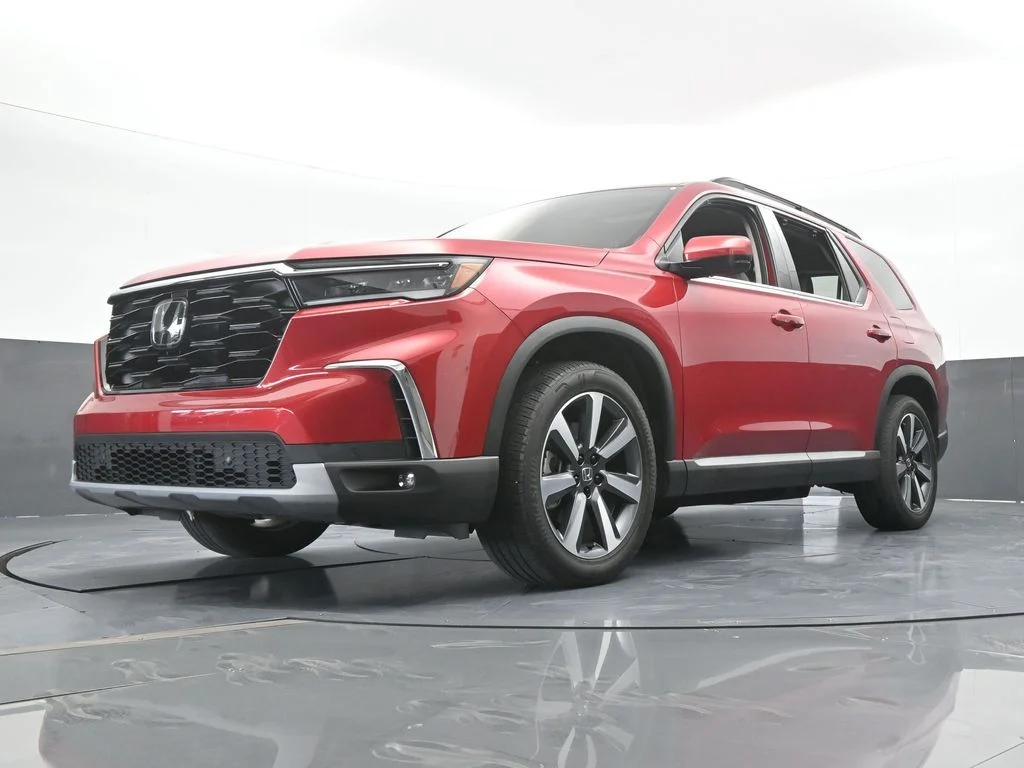Used 2024 Radiant Red Metallic II Honda Touring image 64