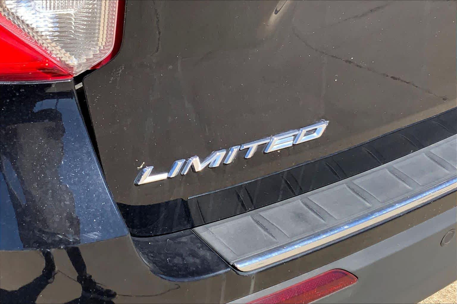 Used 2023 Agate Black Ford Limited image 10