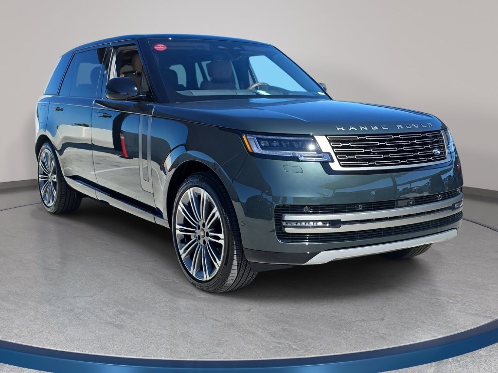 New 2027 Belgravia Green Land Rover SE LWB image 3