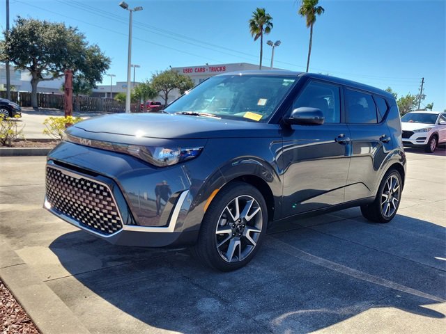 2024 Kia Soul EX photo 2