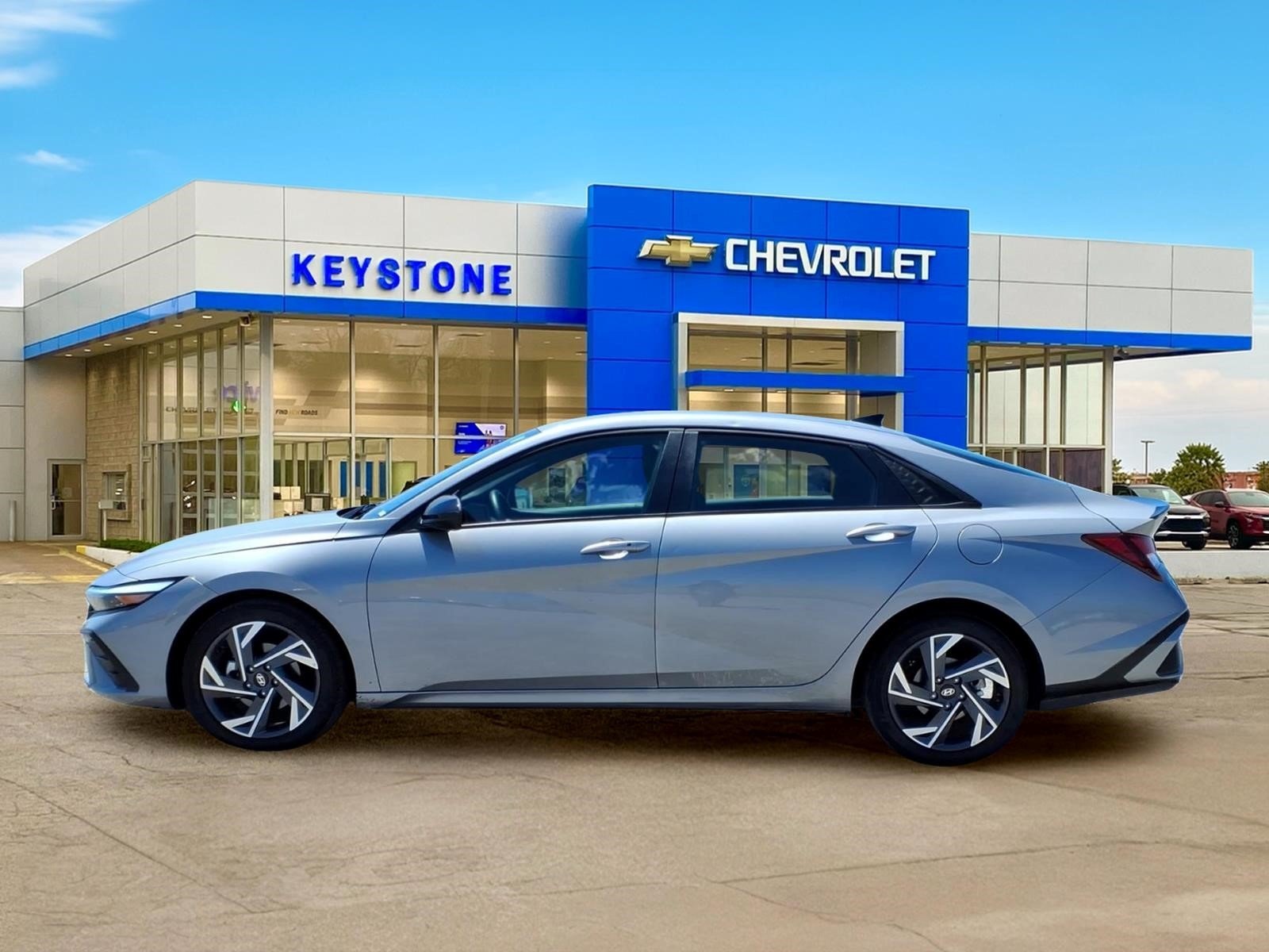 Used 2025 Gray Hyundai SEL Sport image 4