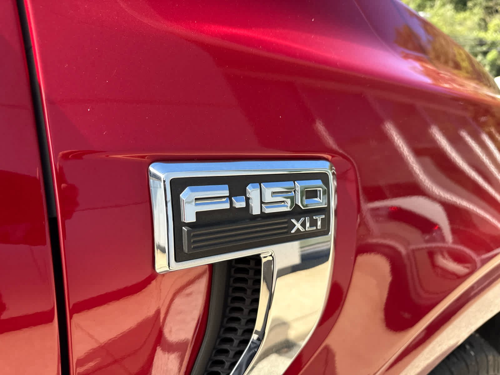 Used 2021 Rapid Red Metallic Tinted Clearcoat Ford XLT image 6