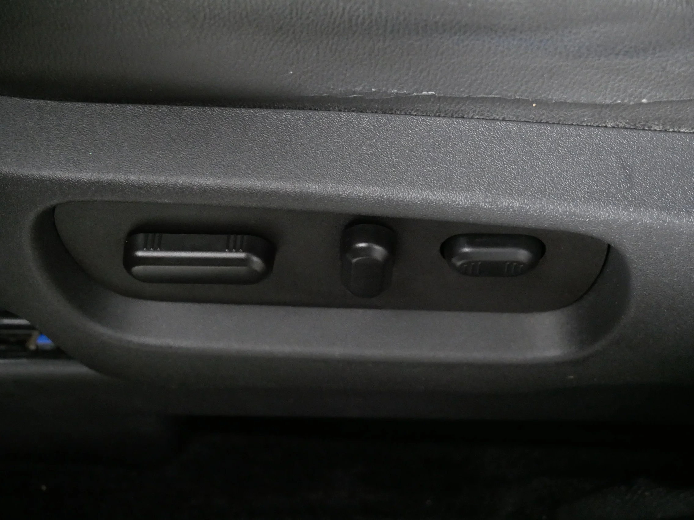 Used 2017 Shadow Black Ford SEL image 20