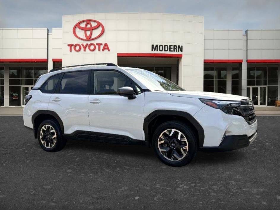 Used 2025 Crystal White Pearl Subaru Premium image 6