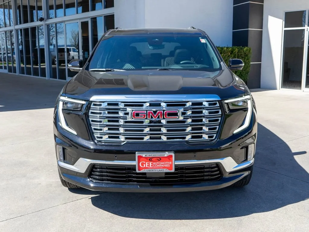 2026 GMC Acadia Denali - Photo 2