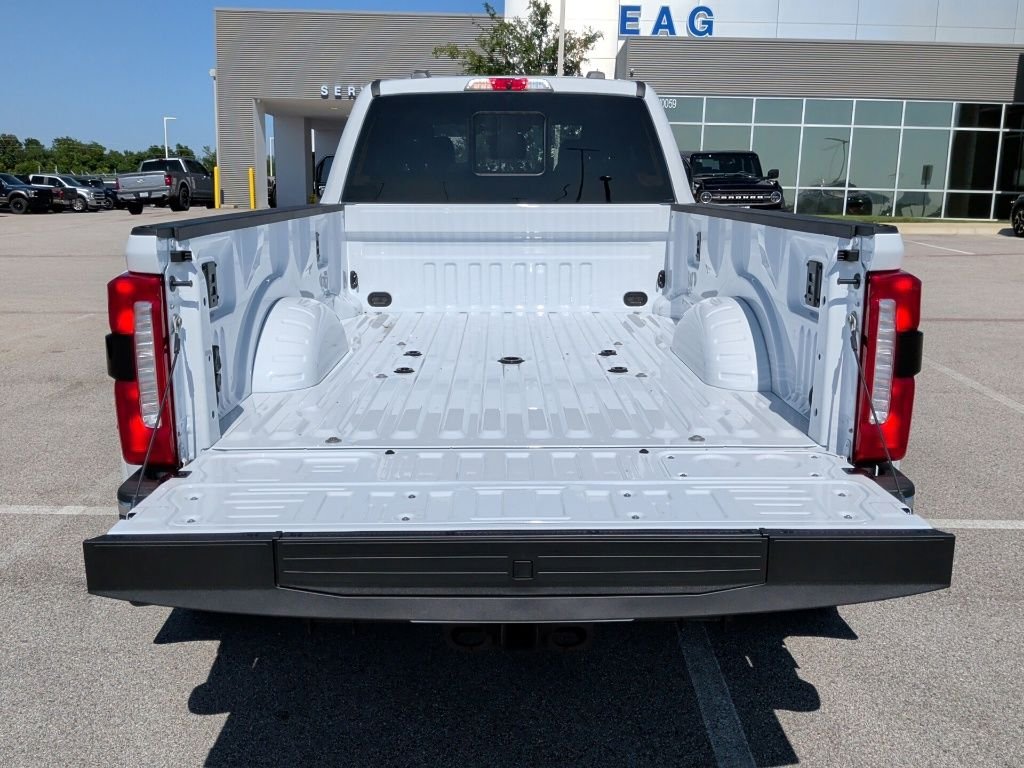 New 2026 Oxford White Ford F-350® Lariat® image 40