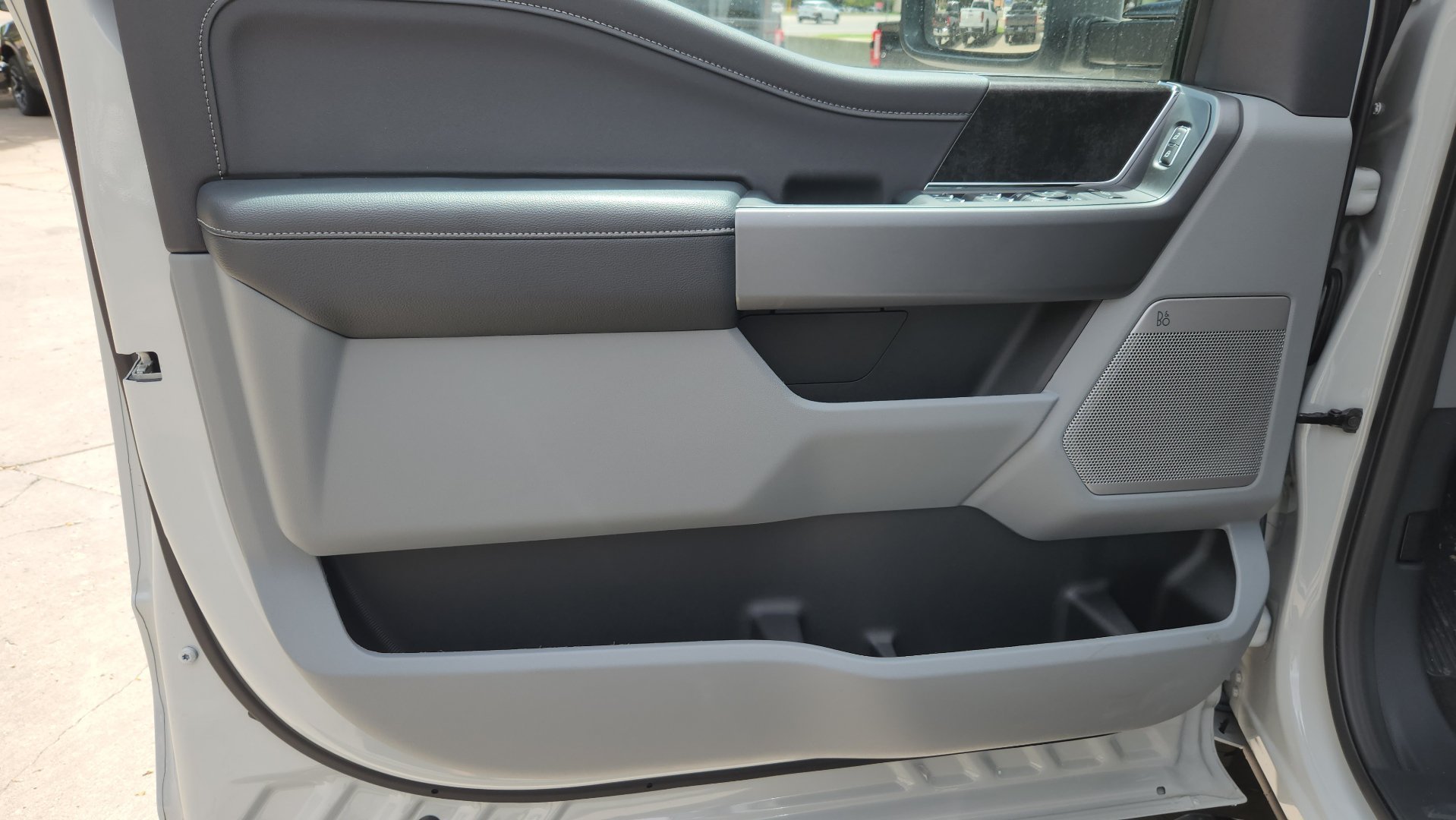 New 2026 Avalanche Ford XLT image 12