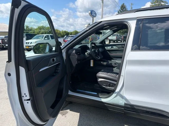 New 2026 Space White Metallic Ford ST-Line image 18