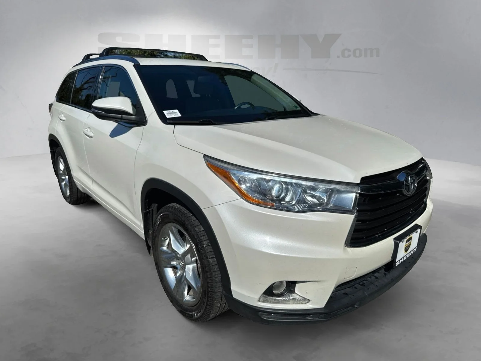 Used 2015 Blizzard Pearl Toyota Limited image 2