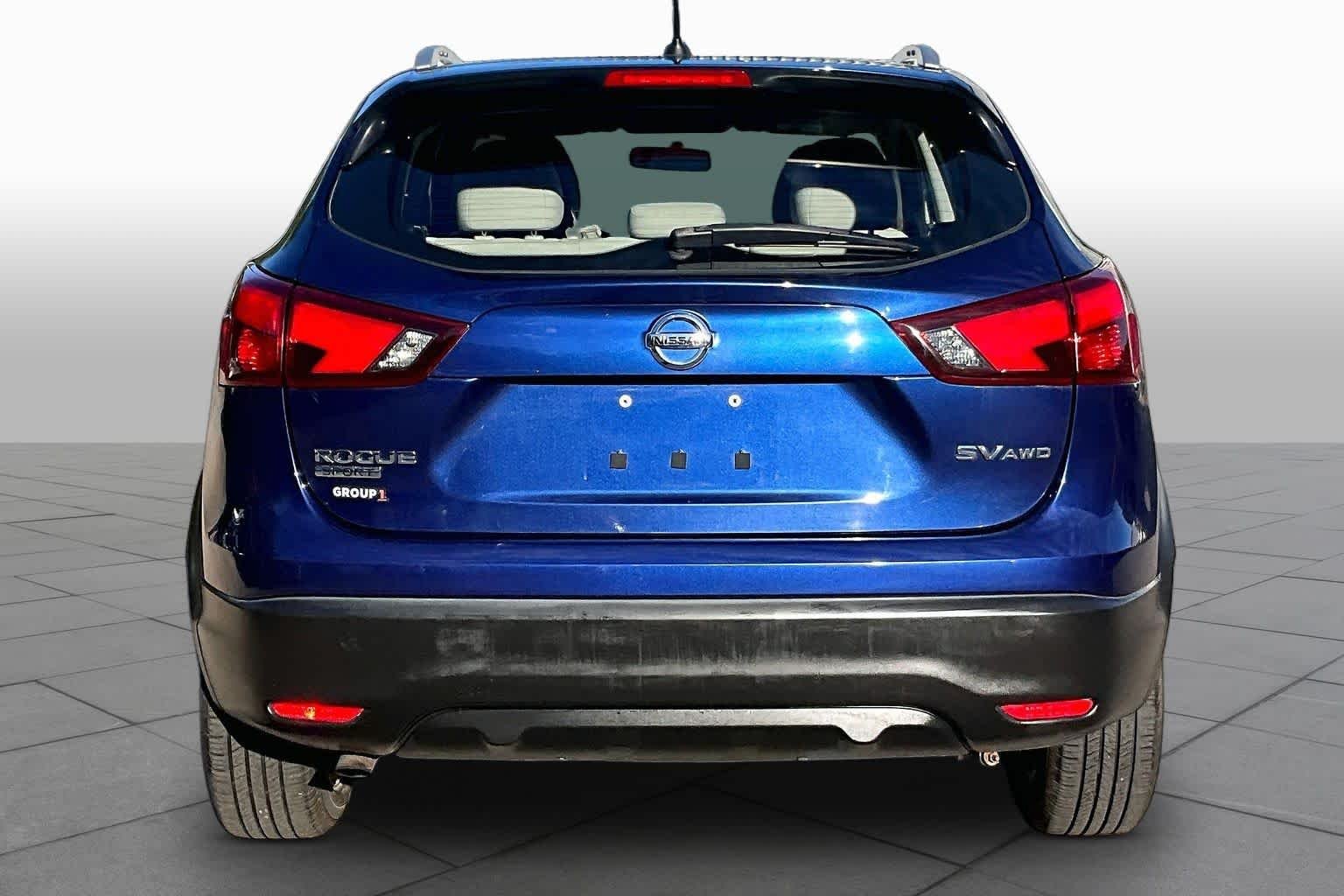 Used 2018 Caspian Blue Nissan SV image 5