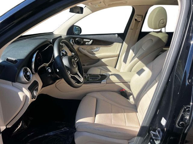 Used 2022 Black Mercedes-Benz GLC 300 image 17