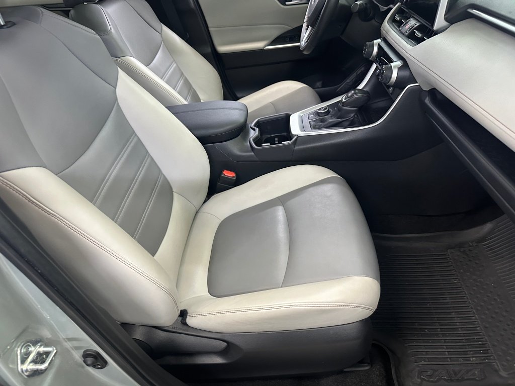 2023 Toyota RAV4 XLE Premium - Photo 32