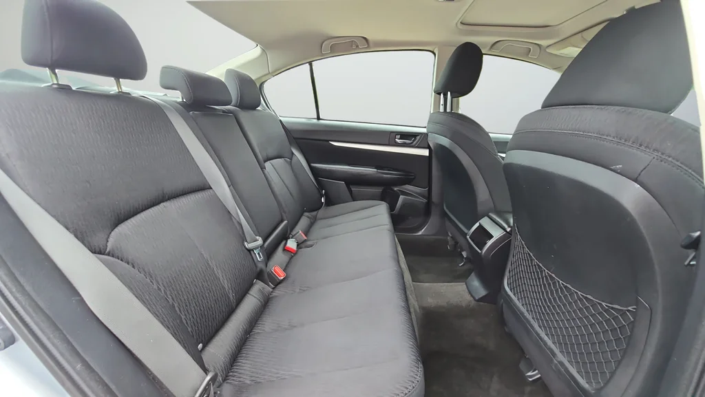 Used 2012  Subaru 2.5i image 28