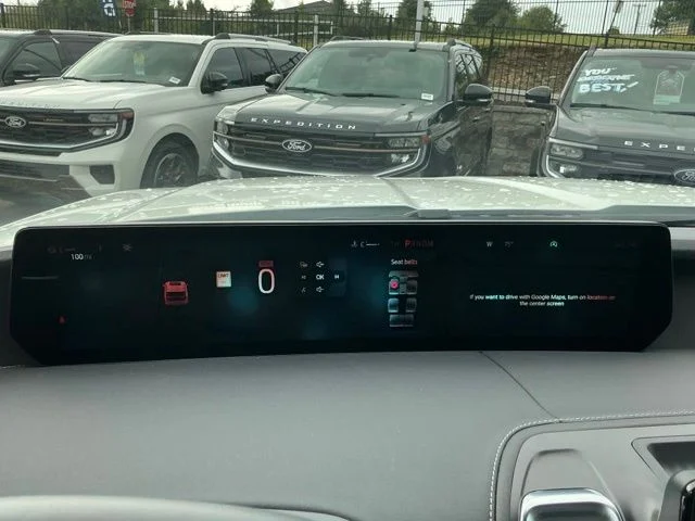 New 2026 Star White Metallic Tri-Coat Ford MAX Platinum® image 43