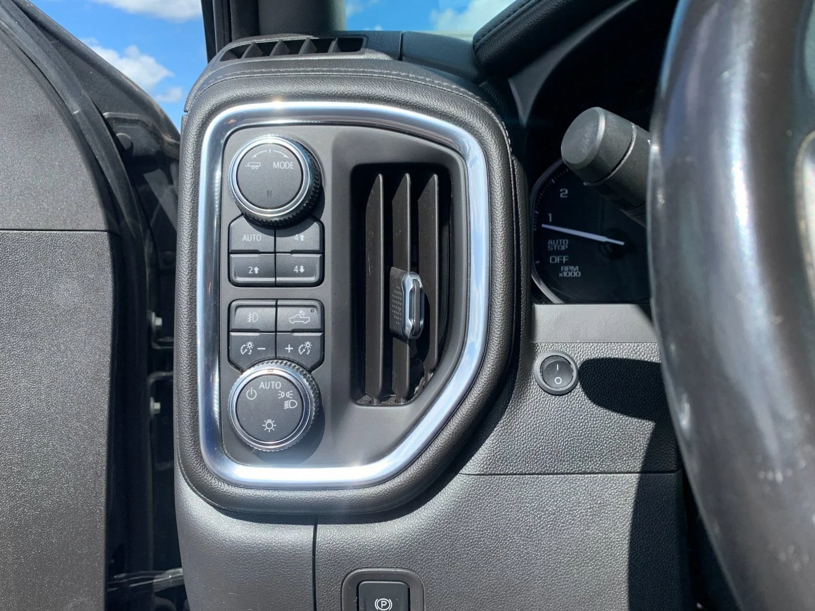 Used 2021 DARK SKY METALLIC GMC Elevation image 30