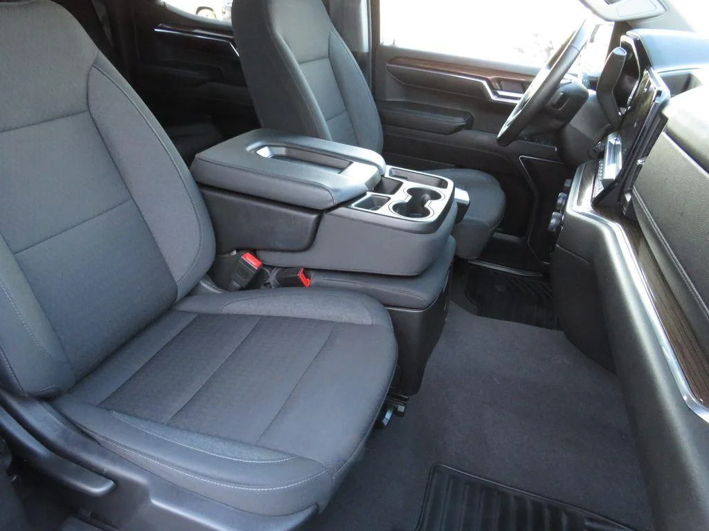 Used 2024 Summit White Chevrolet RST image 22
