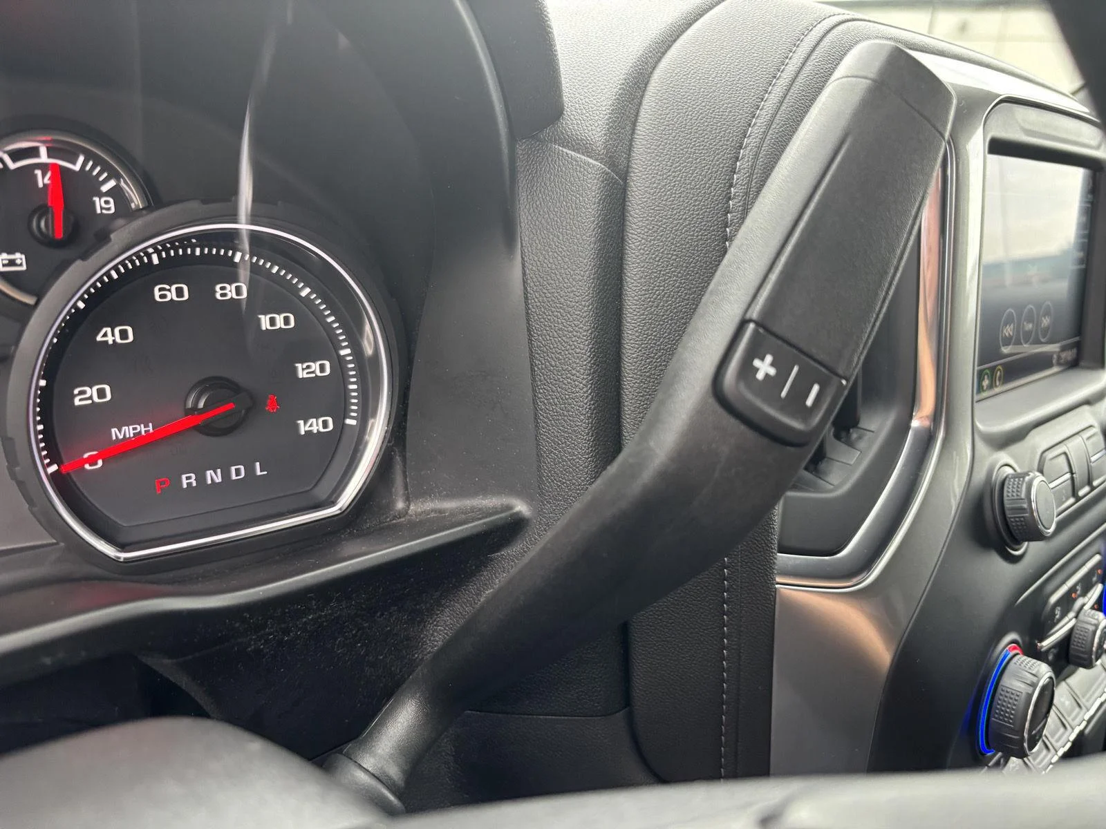 Used 2021 SUMMIT WHITE Chevrolet RST image 25