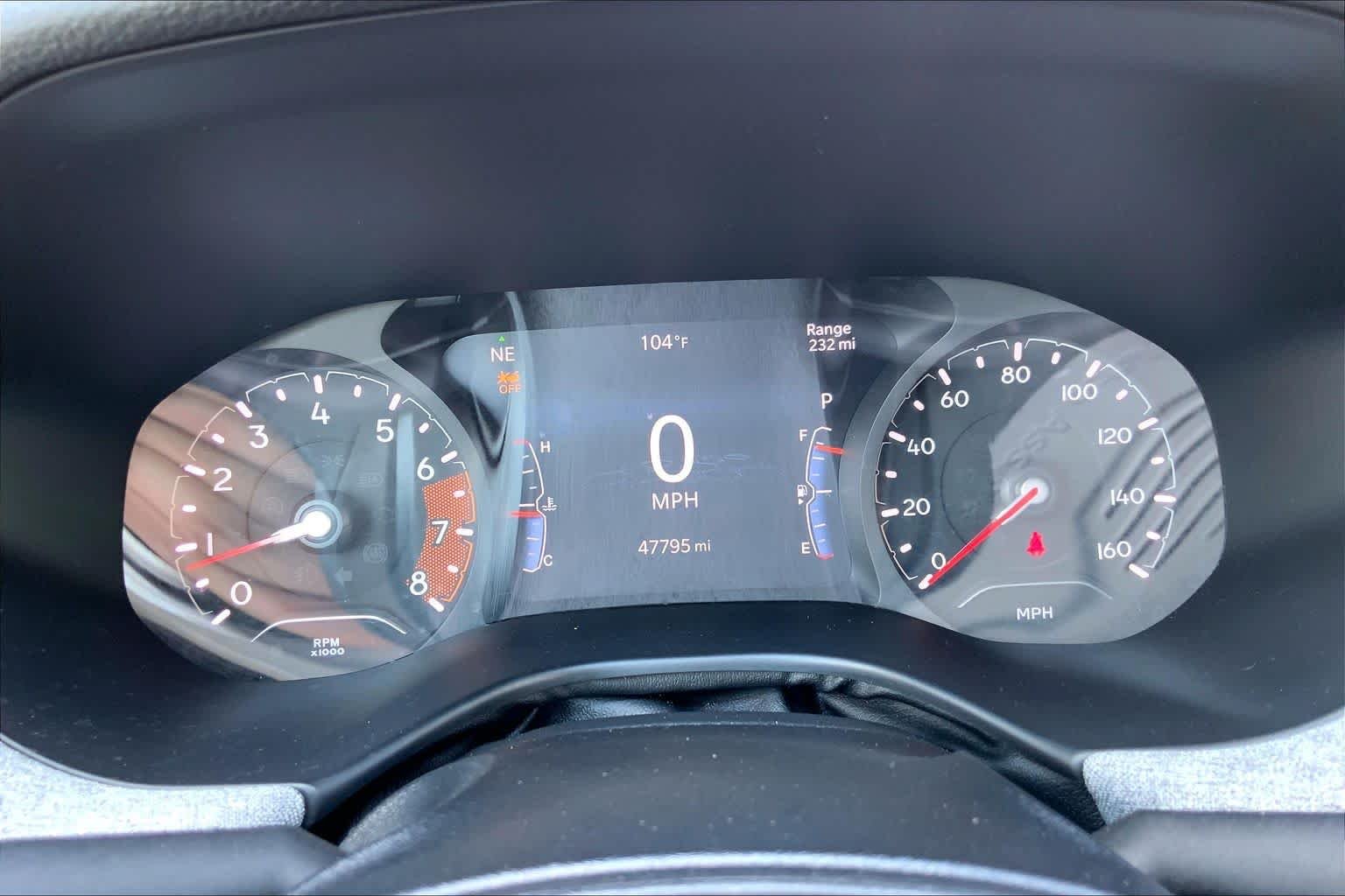 Used 2024 Red Hot Pearlcoat Jeep Latitude image 25