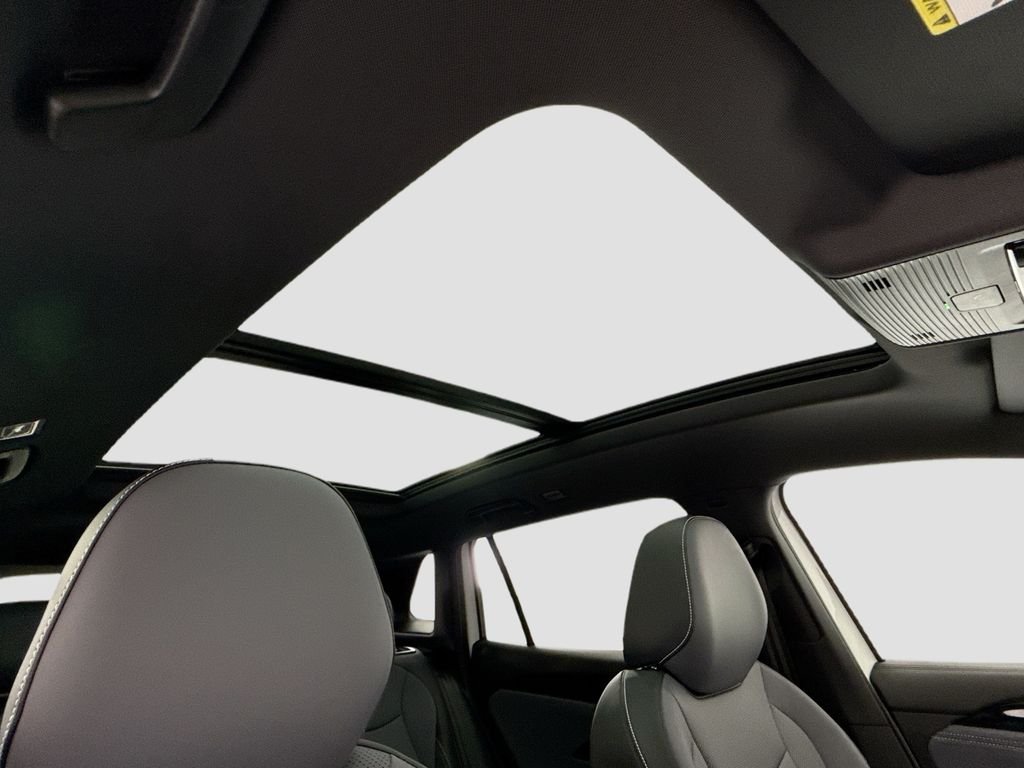 New 2026 Opal White W/Deep Black Roof Volkswagen SE R-Line Black image 16