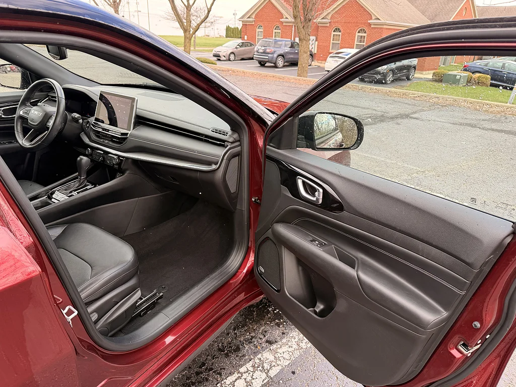 Used 2022 Velvet Red Pearl Coat Jeep High Altitude image 15