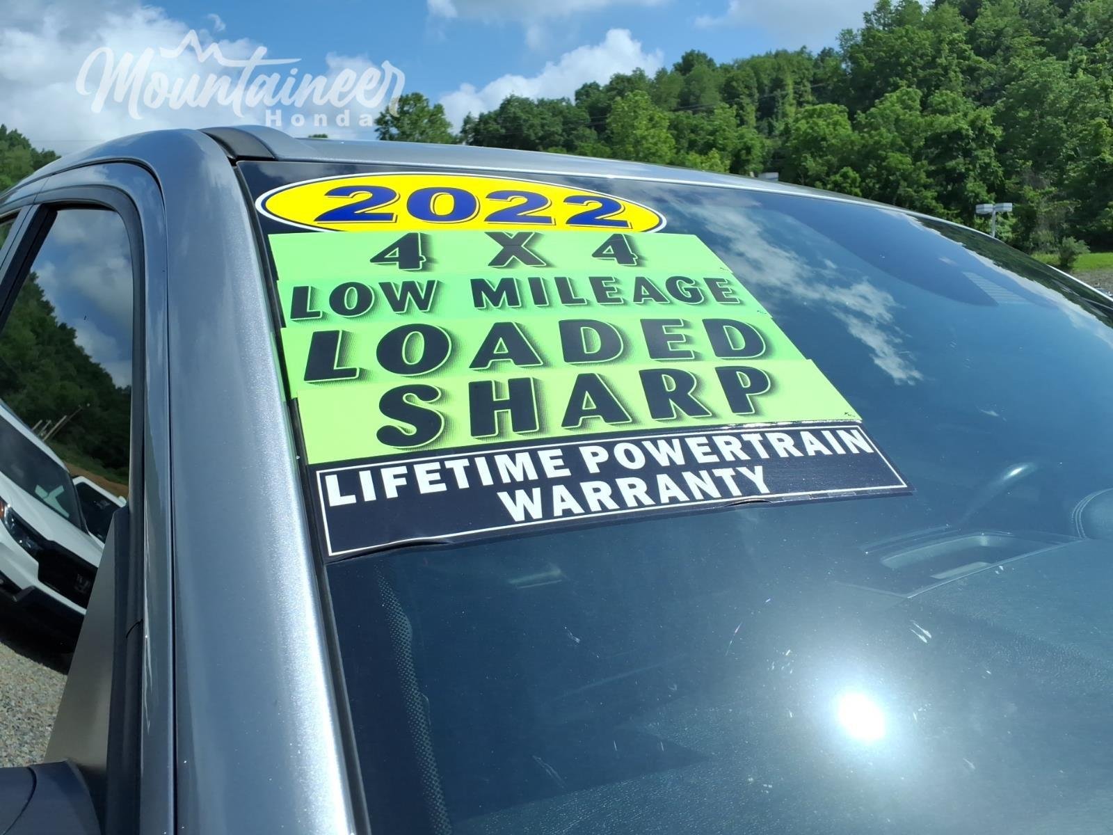 Used 2022 Billet Silver Metallic Clearcoat Ram Laramie image 31