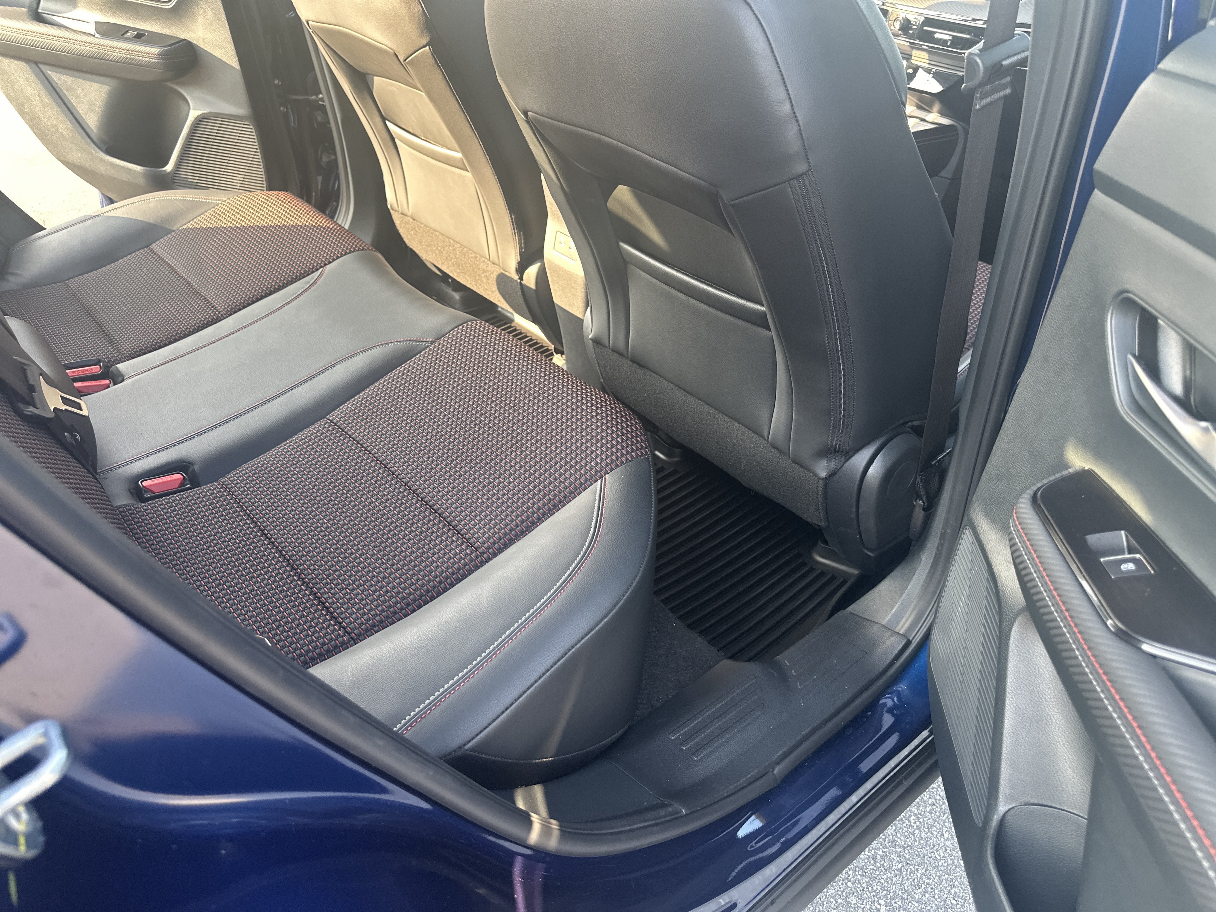 Certified Used 2025 Deep Blue Pearl/Gun Metallic Nissan SR image 17