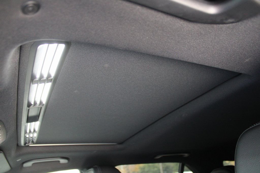 Used 2025 Black Mercedes-Benz GLE 450 image 57