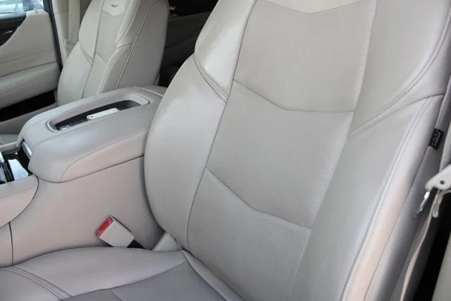 Used 2020 Black Cadillac Luxury image 4