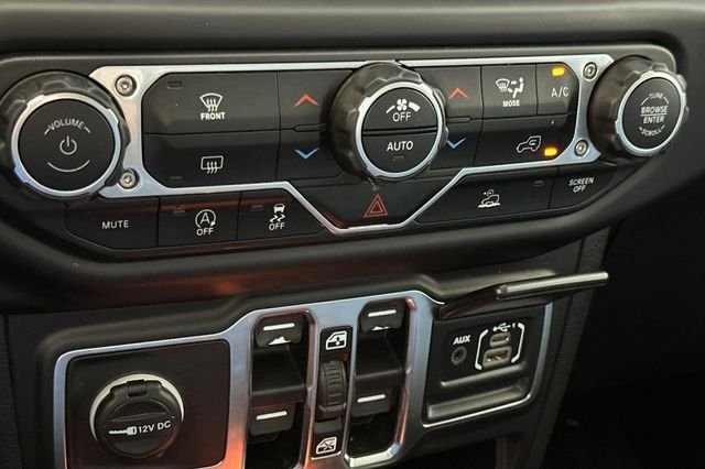 Certified Used 2021 White Jeep Unlimited Rubicon image 20