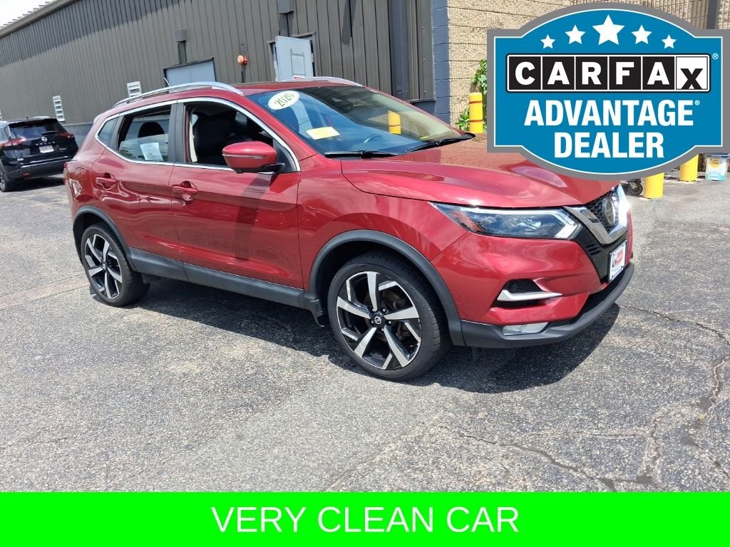 Used 2020 Red Nissan SL image 15