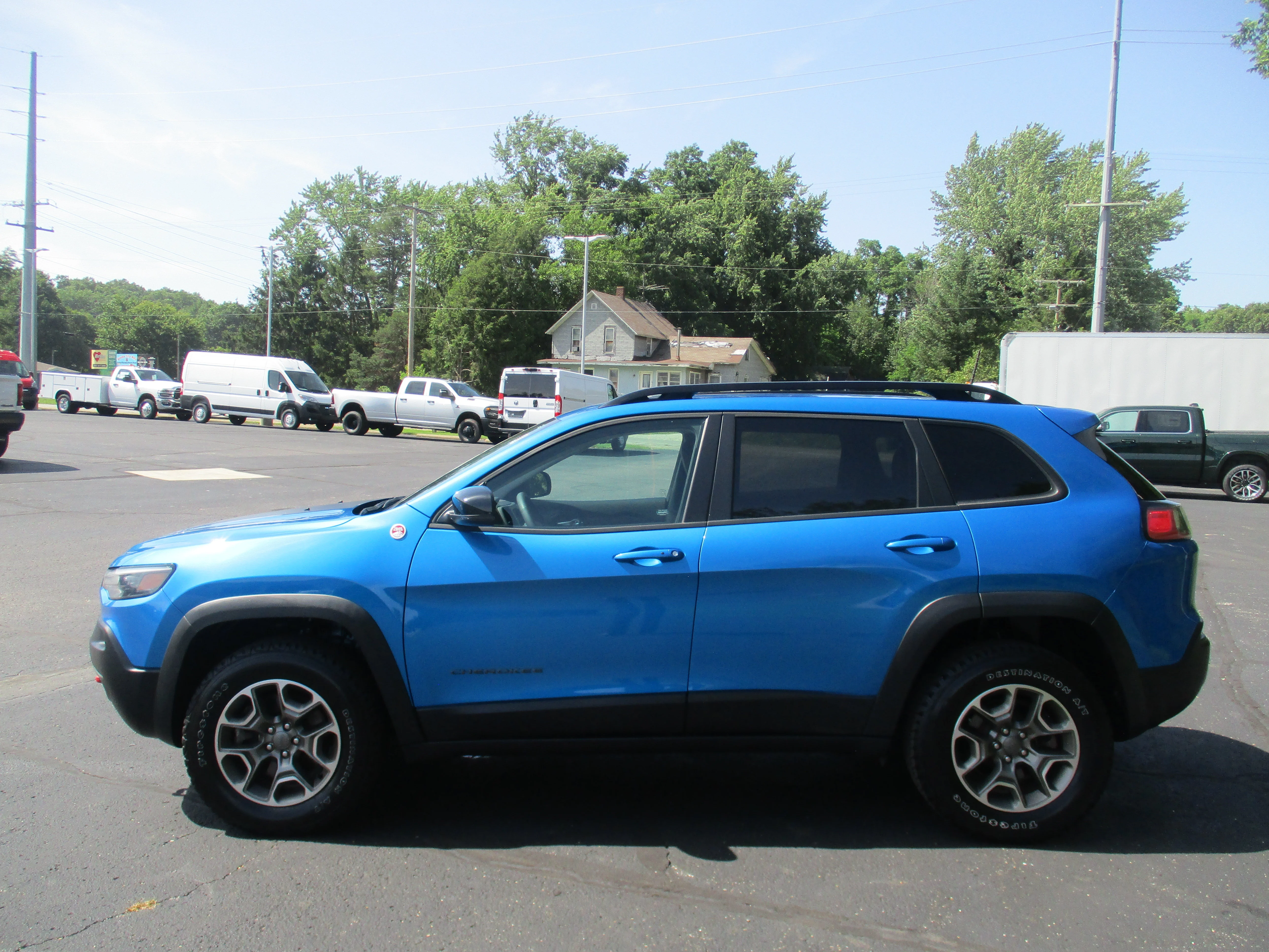 Used 2022 Hydro Blue Pearlcoat Jeep Trailhawk image 58